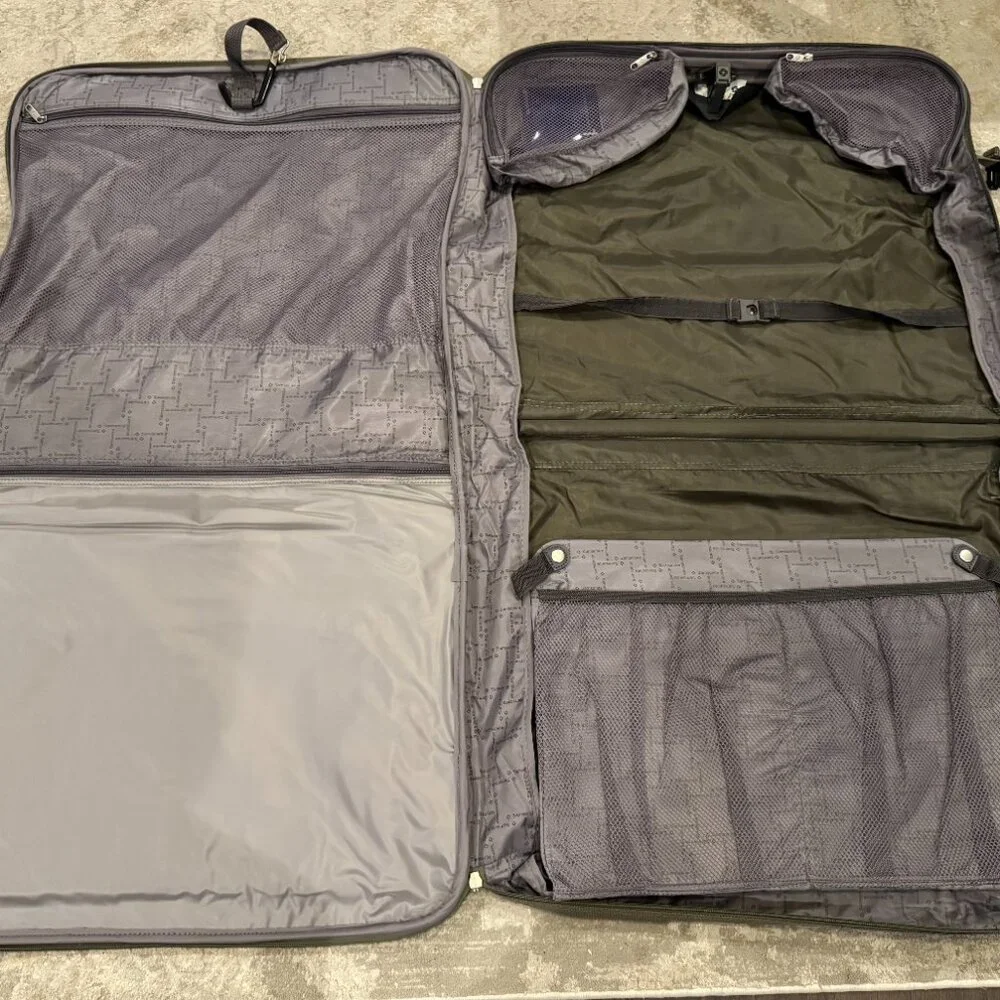 NEW Samsonite Aspire Lite Garment Bag Formal Clothes Suits Dresses Travel GREEN